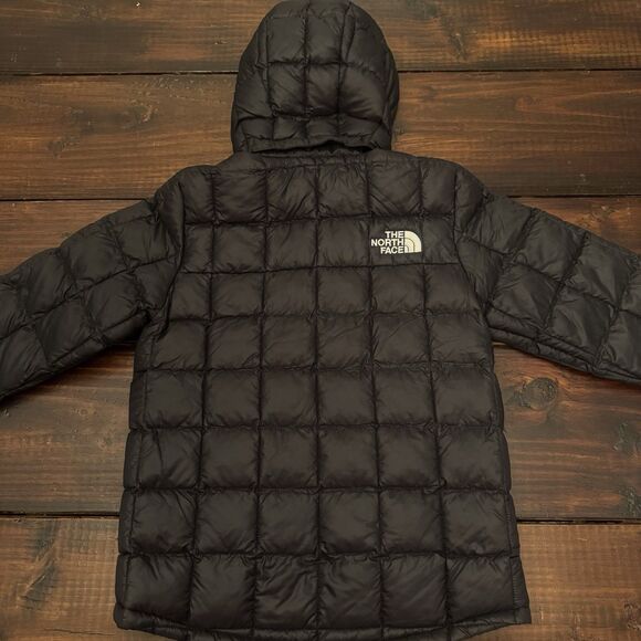The North Face Kids Thermoball Hooded Jacket - Picture 7 of 10